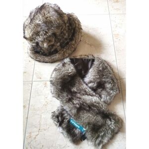 Nwt Faux fur hat and collar scarf set brown